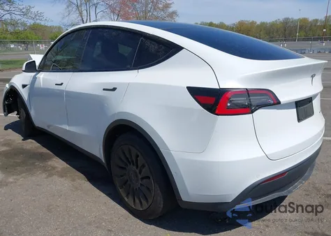 2020 Tesla Model Y z USA, uszkodzony, nr VIN 5YJYGDEE0LF047030